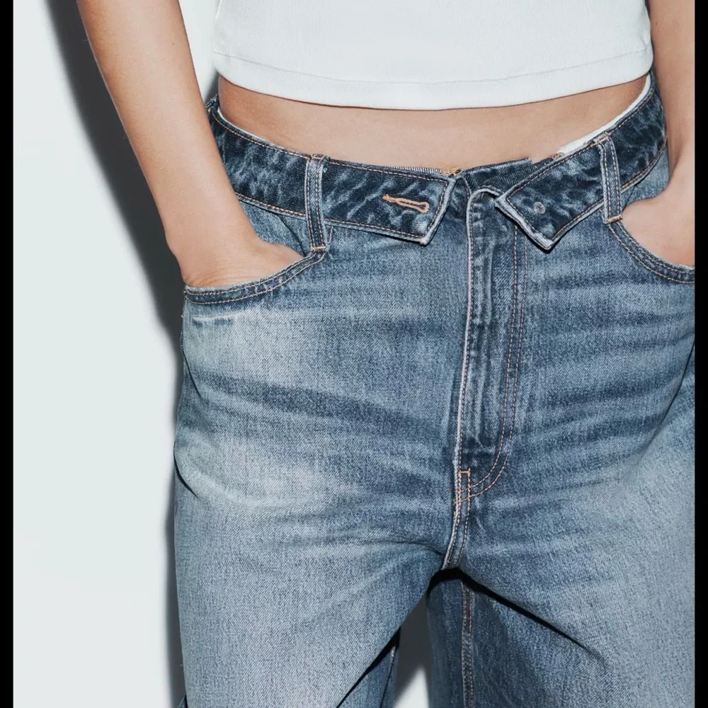Zara Oversized Wide-Leg Washed Denim Jeans - Light Blue - Picture 3 of 10